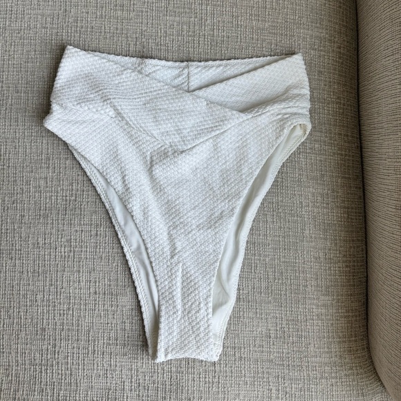 Aerie White Textured Bikini Bottom - Picture 1 of 4